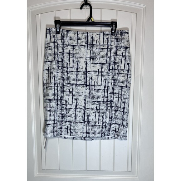 M.M.LaFleur Dresses & Skirts - NWT M.M.LaFleur Noho 1.0 Skirt Size 10 Cubist Jacquard Ivory Galaxy Blue Casual